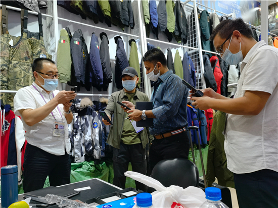 时尚出海新篇章 辽宁海城服装如何凭借高品质服装打入广交会，